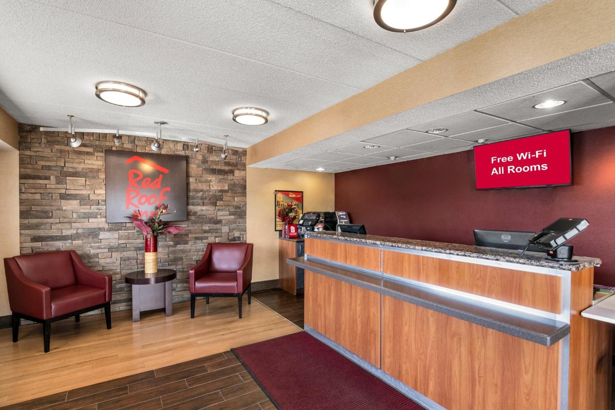 Red Roof Inn Енфілд Екстер'єр фото