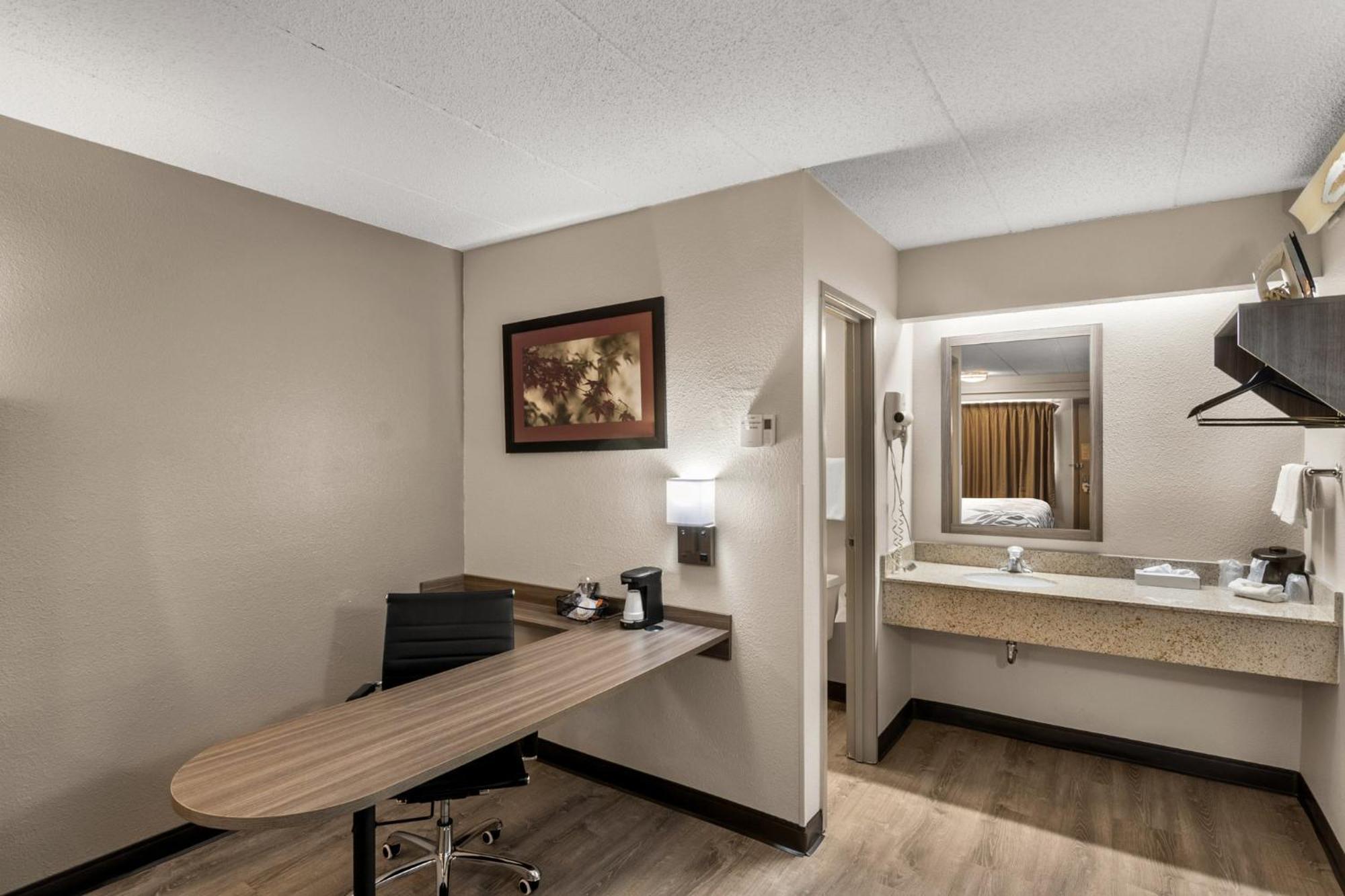Red Roof Inn Енфілд Екстер'єр фото