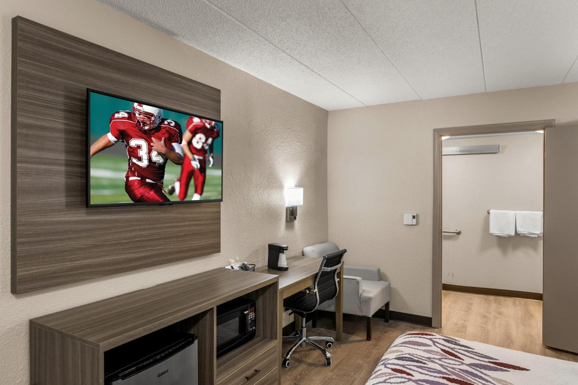 Red Roof Inn Енфілд Екстер'єр фото