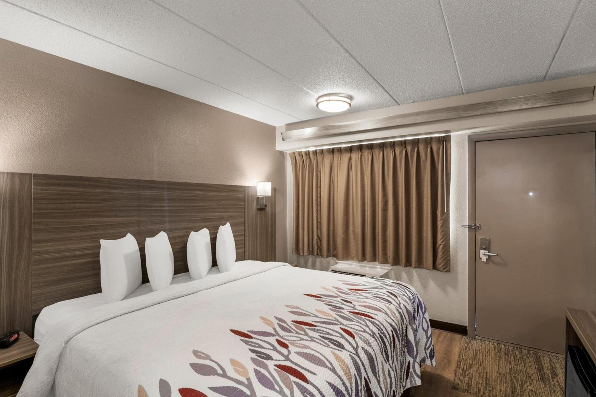 Red Roof Inn Енфілд Екстер'єр фото