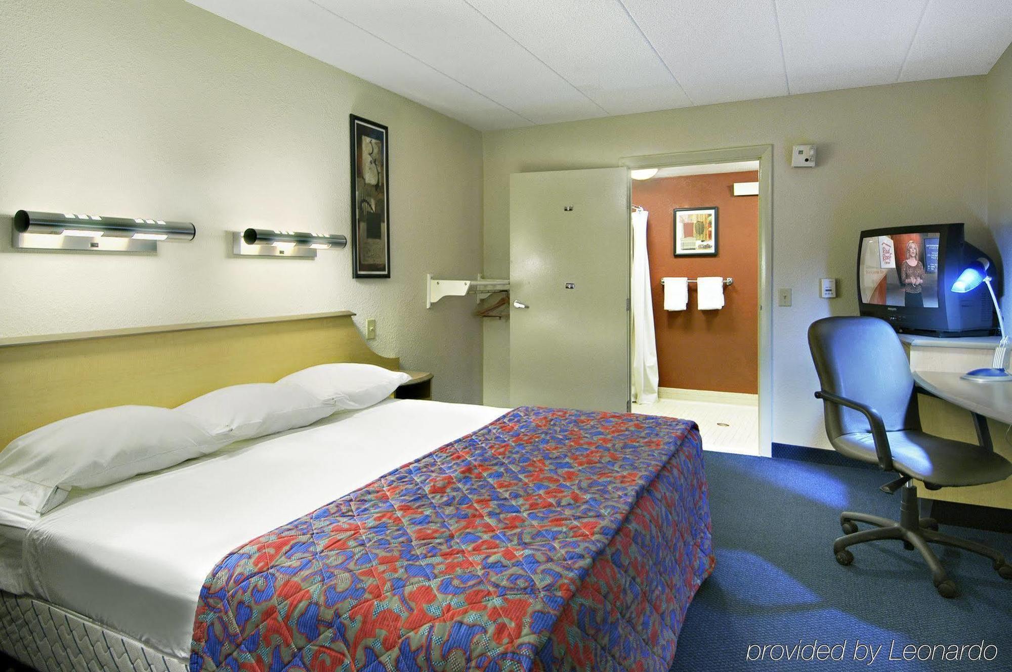 Red Roof Inn Енфілд Номер фото
